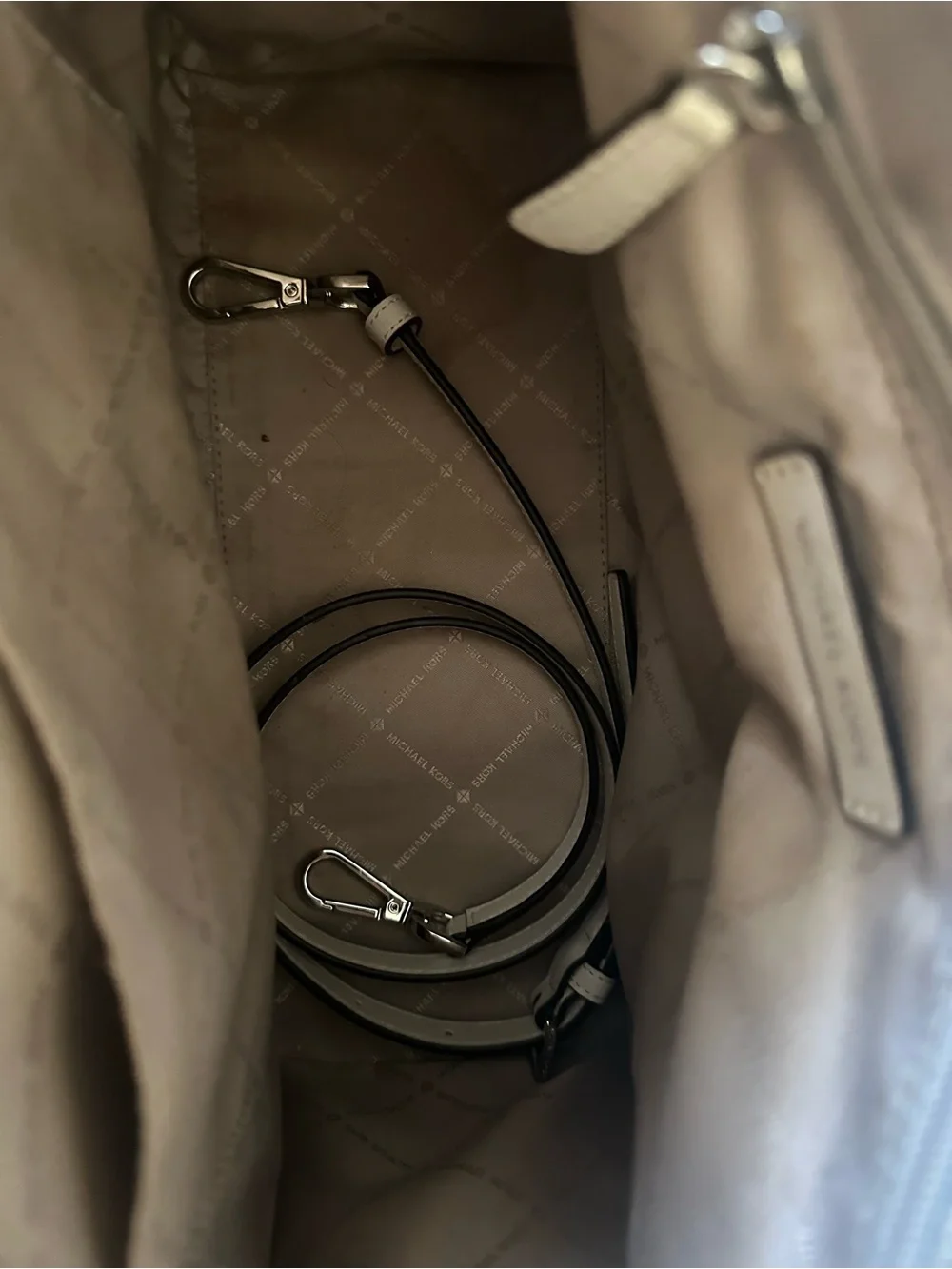 Michael Kors White Leather Satchel with Logo Charm - Picture 5 of 9